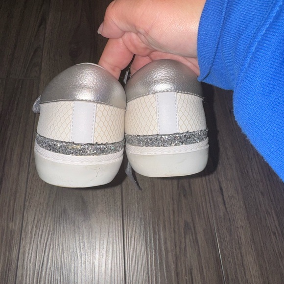 A new day woman's sneakers NWT - Picture 3 of 4